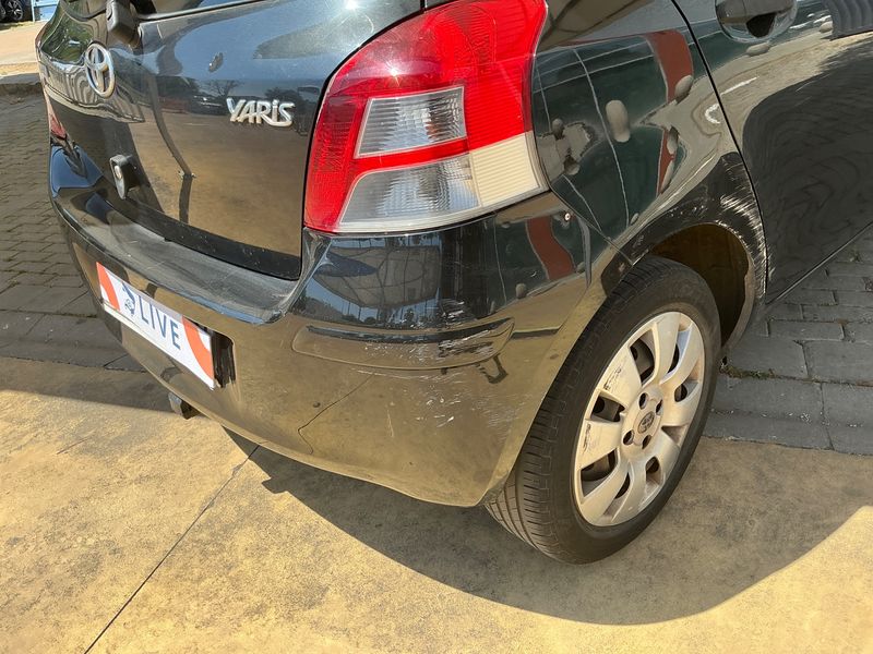 Toyota Yaris 1.4 D-4D Connect 2011 – снимка 37