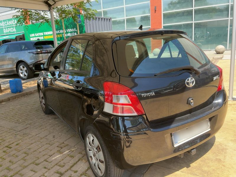 Toyota Yaris 1.4 D-4D Connect 2011 – снимка 6
