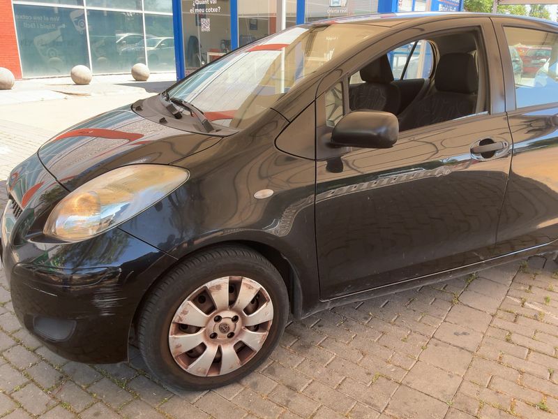 Toyota Yaris 1.4 D-4D Connect 2011 – снимка 2