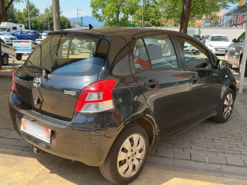 Toyota Yaris 1.4 D-4D Connect 2011 – снимка 8