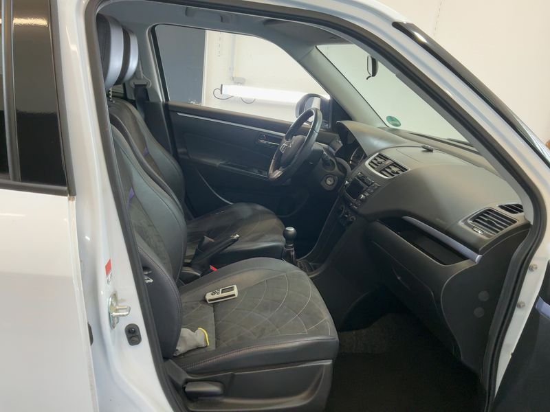 Suzuki Swift 1.2 X-TRA 2017 – снимка 17