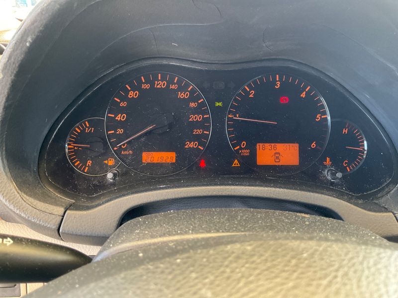Toyota Avensis 2.2 D-4D Executive 2008 – снимка 4