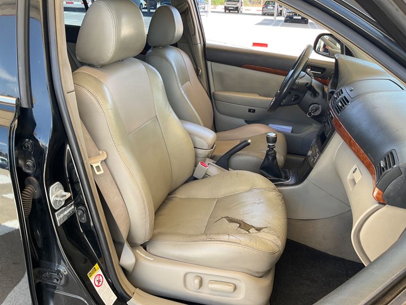 Toyota Avensis 2.2 D-4D Executive 2008 – снимка 3