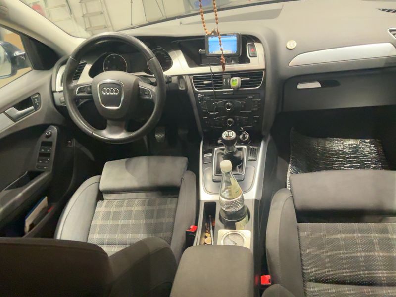 Audi A4 2.0 TDI Ambition 2011 – снимка 12