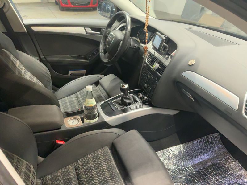 Audi A4 2.0 TDI Ambition 2011 – снимка 11