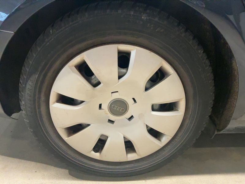 Audi A4 2.0 TDI Ambition 2011 – снимка 18