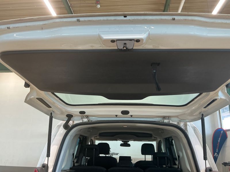 Opel Combo Life 1.5 CDTI Edition 2022 – снимка 28