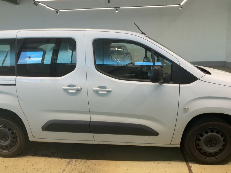 Opel Combo Life 1.5 CDTI Edition 2022 – снимка 10