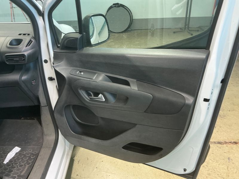 Opel Combo Life 1.5 CDTI Edition 2022 – снимка 32
