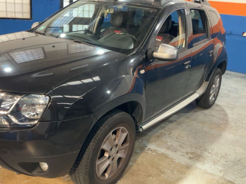 Dacia Duster 1.5 dCi Laureate 4x2 2014 – снимка 2