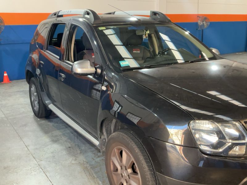 Dacia Duster 1.5 dCi Laureate 4x2 2014 – снимка 12