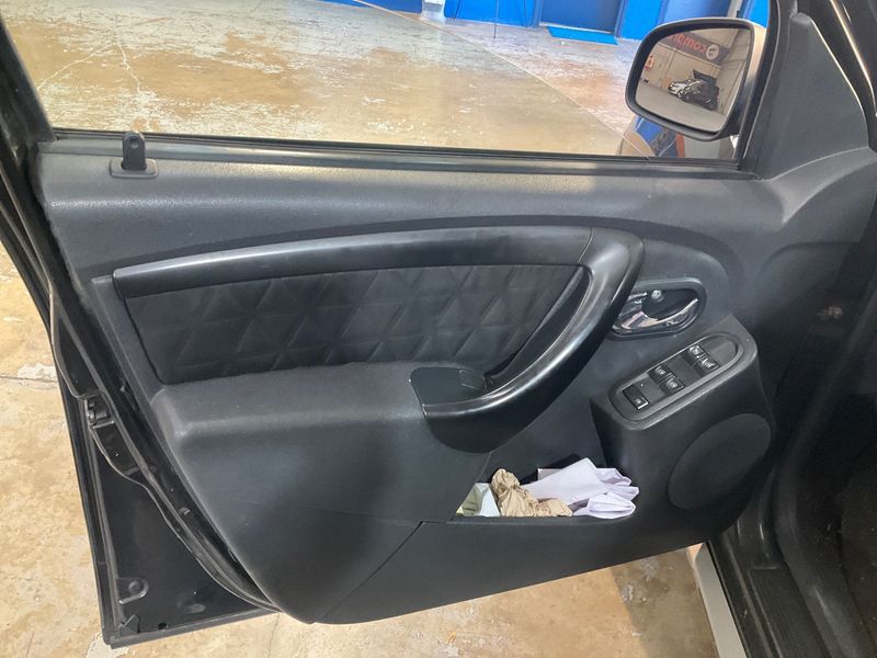Dacia Duster 1.5 dCi Laureate 4x2 2014 – снимка 40