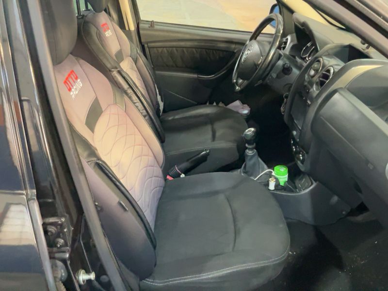 Dacia Duster 1.5 dCi Laureate 4x2 2014 – снимка 16