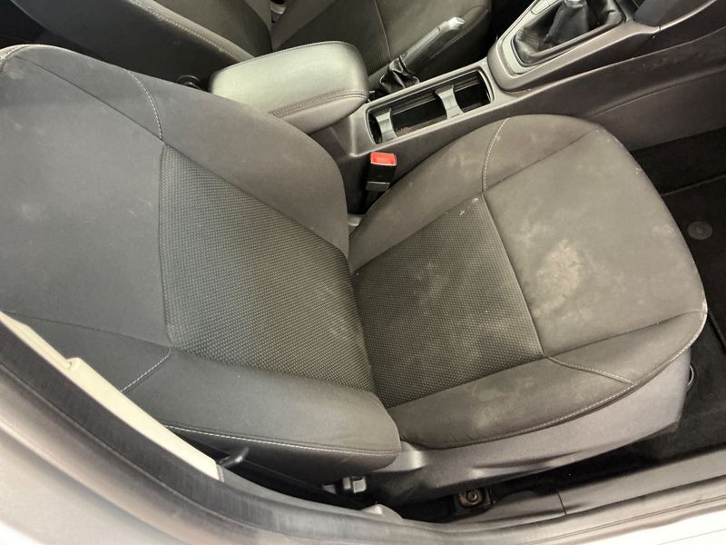Ford Focus 1.5 EcoBoost Business 2016 – снимка 32