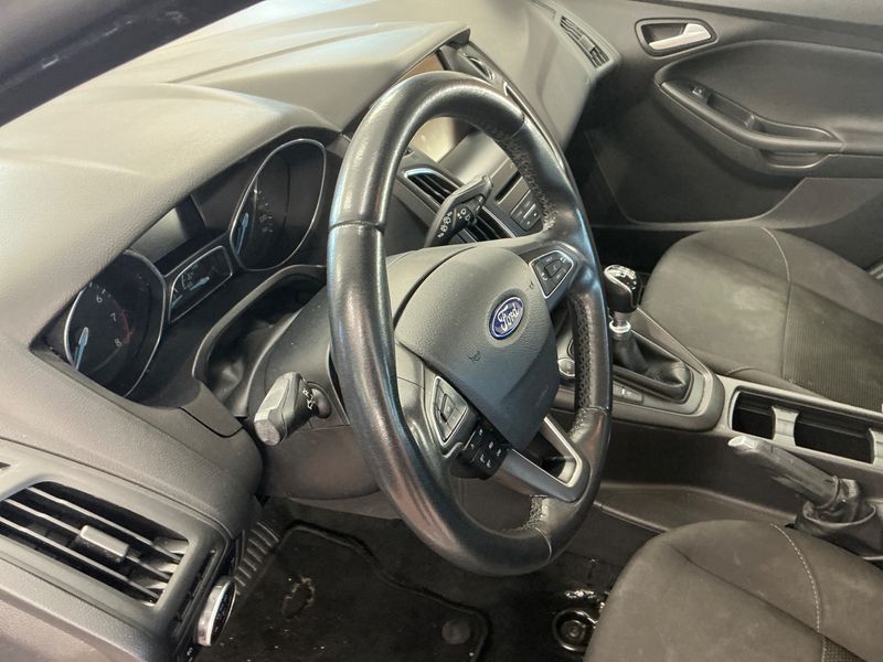 Ford Focus 1.5 EcoBoost Business 2016 – снимка 33