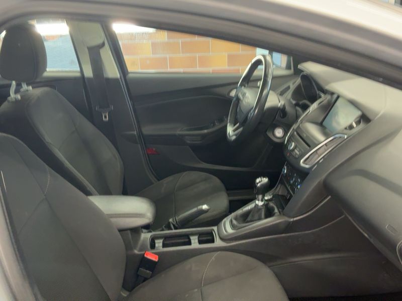 Ford Focus 1.5 EcoBoost Business 2016 – снимка 16