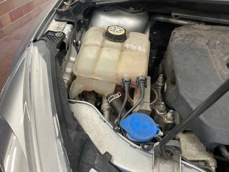 Ford Focus 1.5 EcoBoost Business 2016 – снимка 38