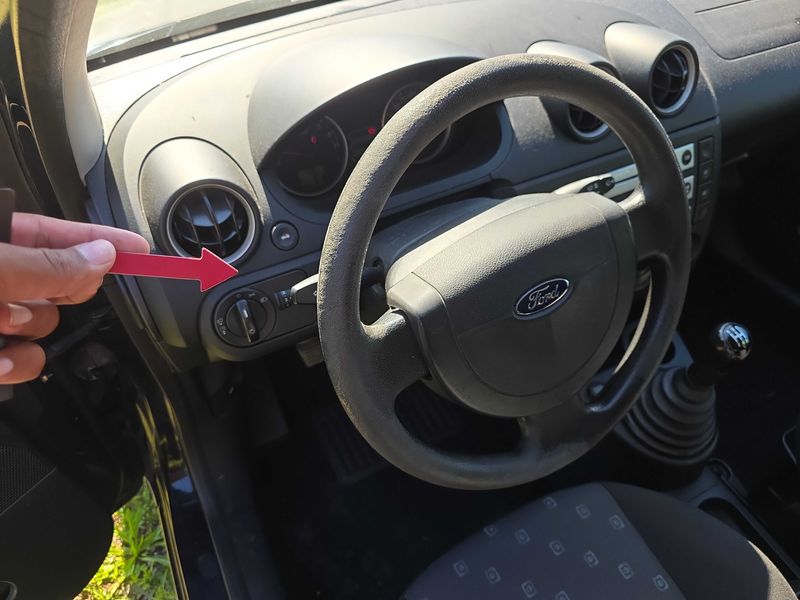 Ford Fiesta 1.4 Viva X 2005 – снимка 21