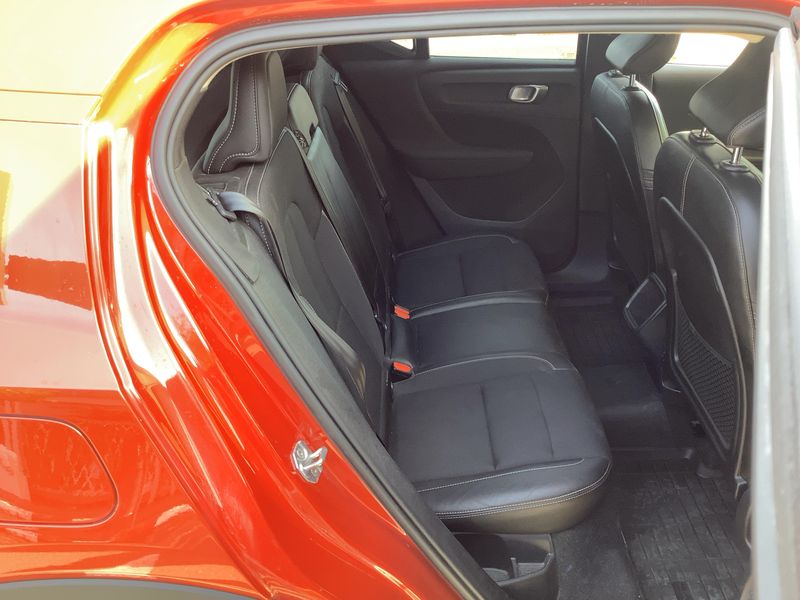 Volvo XC40 2.0 D3 Business Plus 2WD 2020 – снимка 19