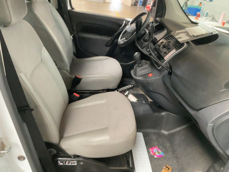 Renault Kangoo 1.5 BLUE dCi Rapid Maxi Extra 2020 – снимка 16