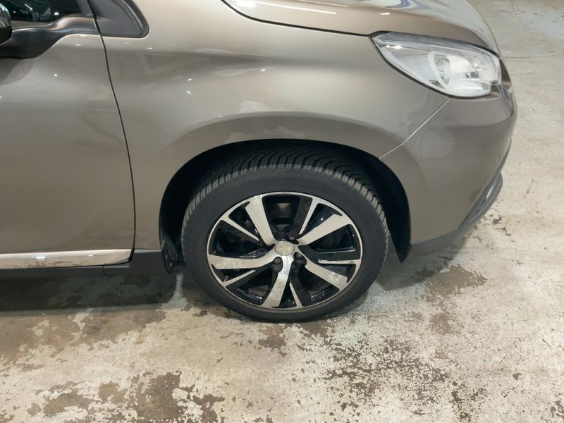 Peugeot 2008 1.2 PureTech Active 2016 – снимка 11