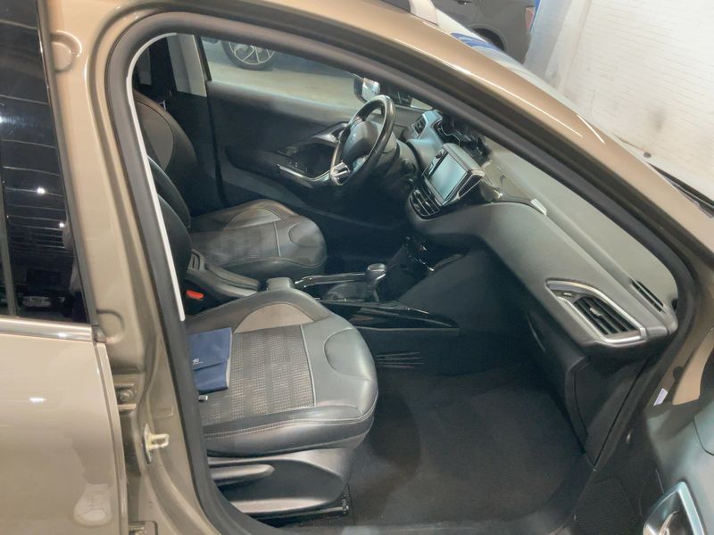 Peugeot 2008 1.2 PureTech Active 2016 – снимка 16