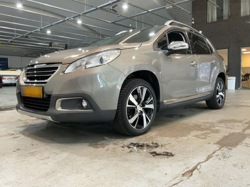 Peugeot 2008 1.2 PureTech Active 2016 – снимка 2