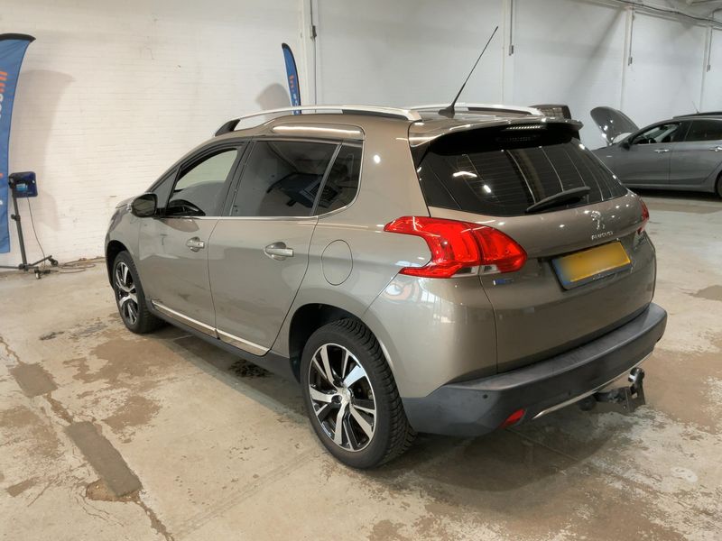 Peugeot 2008 1.2 PureTech Active 2016 – снимка 6