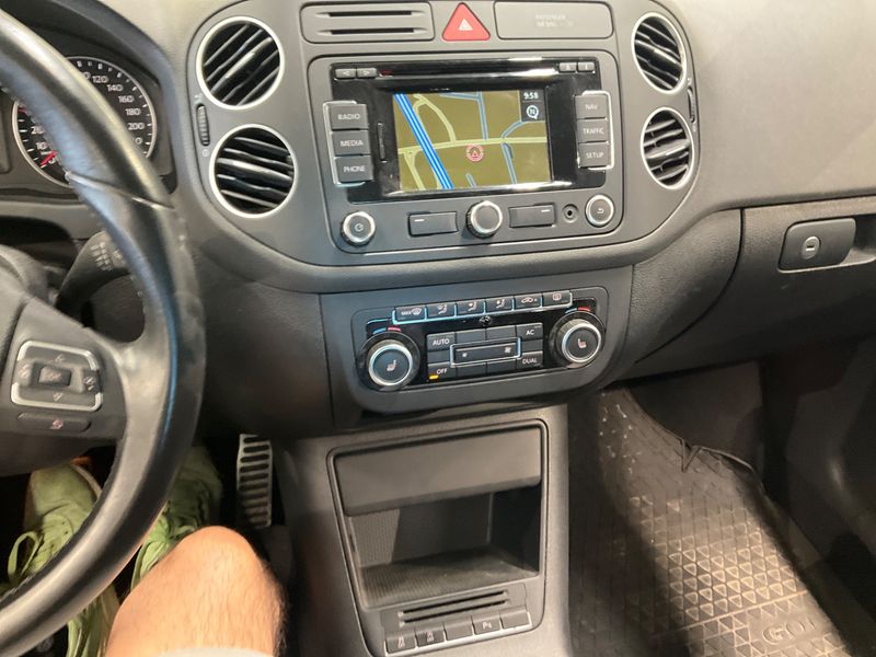 Volkswagen Golf VI Plus 1.2 TSI Style BlueMotion Tech 2011 – снимка 6