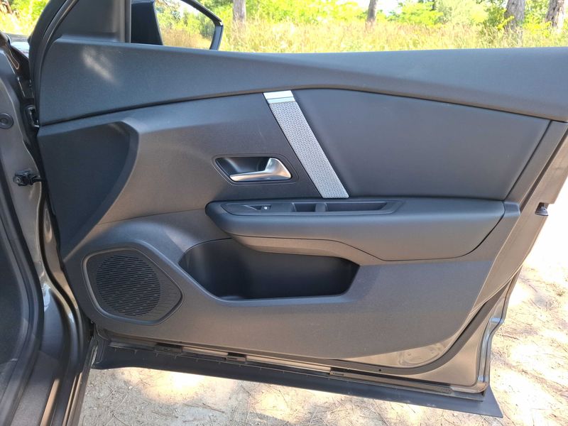 Citroen C4 1.2 PureTech Feel Pack 2021 – снимка 32