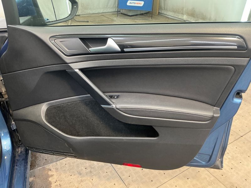 Volkswagen Golf VII 2.0 TDI Highline BlueMotion Tech 2013 – снимка 32