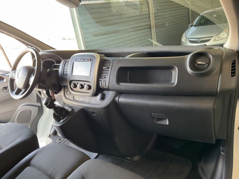 Renault Trafic 2.0 dCi L1H1 2,8t Komfort 2020 – снимка 17