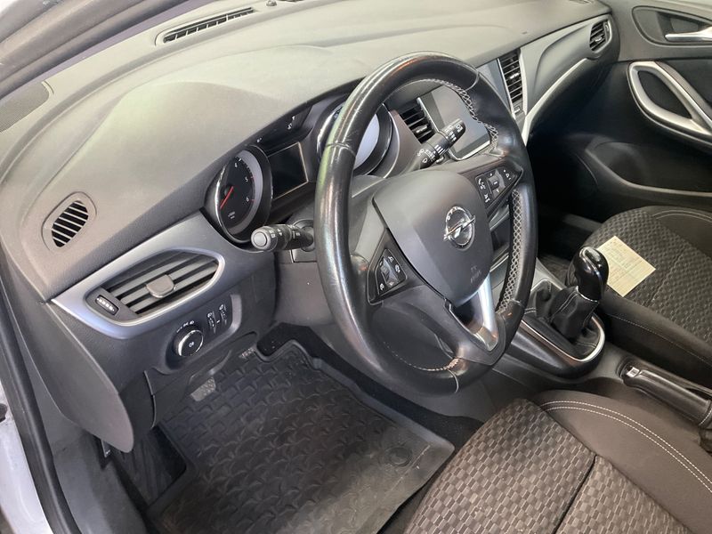 Opel Astra 1.6 CDTI DPF Edition Start/Stop 2019 – снимка 26