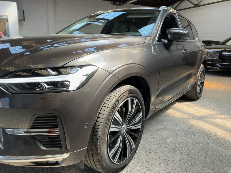 Volvo XC60 2.0 B4 Mild-Hybrid Plus Bright 2WD 2022 – снимка 2