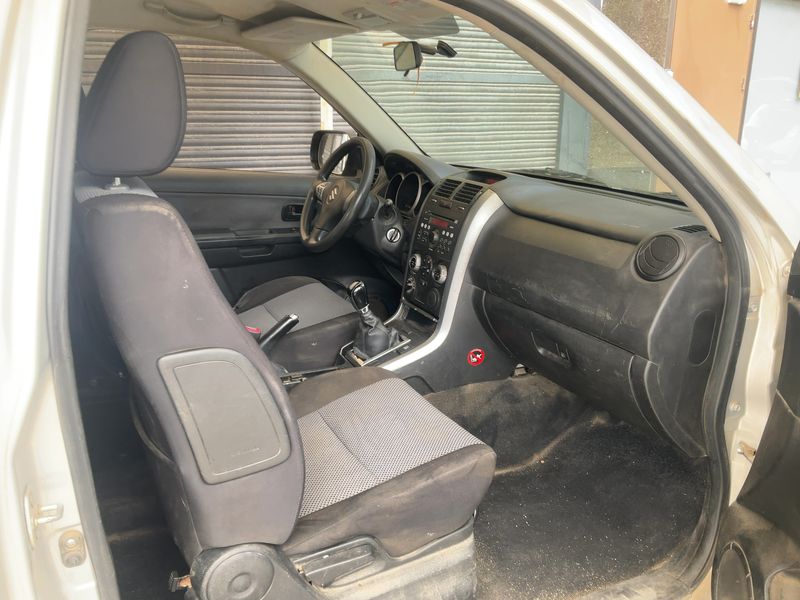 Suzuki Grand Vitara 1.9 DDiS JX 2006 – снимка 16