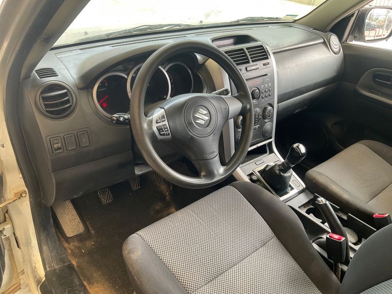 Suzuki Grand Vitara 1.9 DDiS JX 2006 – снимка 41
