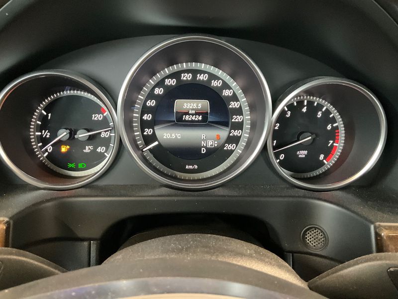 Mercedes-Benz E-Klasse E 500 CGI BlueEfficiency 4Matic Elegance 2014 – снимка 18