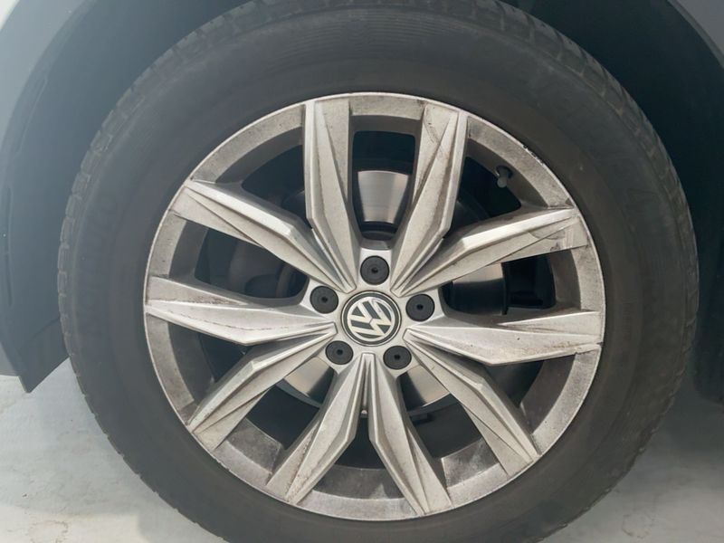 Volkswagen Tiguan 2.0 TDI Carat Exclusive BlueMotion Tech 2017 – снимка 3