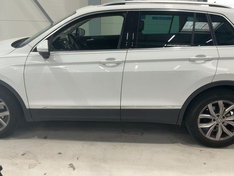 Volkswagen Tiguan 2.0 TDI Carat Exclusive BlueMotion Tech 2017 – снимка 4