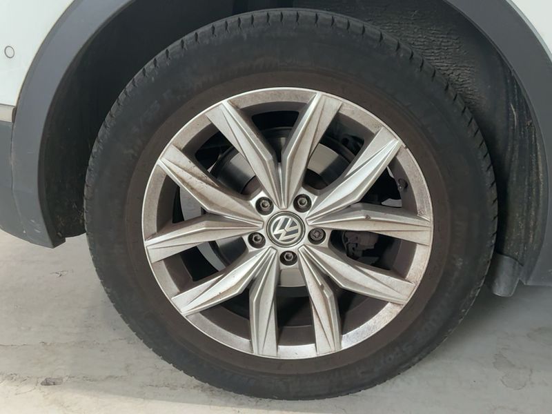Volkswagen Tiguan 2.0 TDI Carat Exclusive BlueMotion Tech 2017 – снимка 9