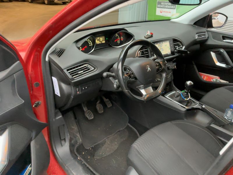 Peugeot 308 1.6 e-HDi 2015 – снимка 12