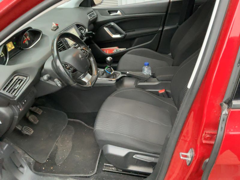 Peugeot 308 1.6 e-HDi 2015 – снимка 11