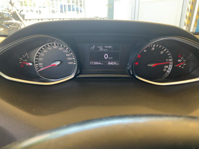 Peugeot 308 1.6 e-HDi Allure 2014 – снимка 18