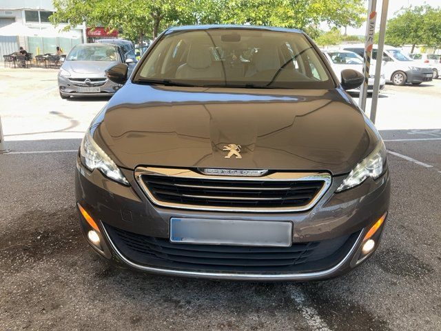 Peugeot 308 1.6 e-HDi Allure 2014 – снимка 14