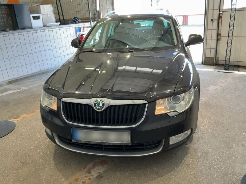 Skoda Superb 2.0 TDI Elegance 2013 – снимка 14