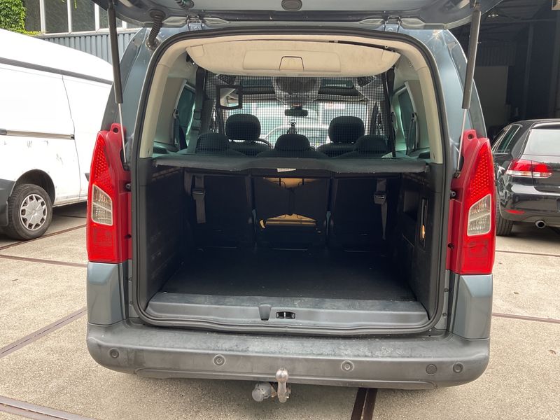Peugeot Partner 1.6 Family 2010 – снимка на щета