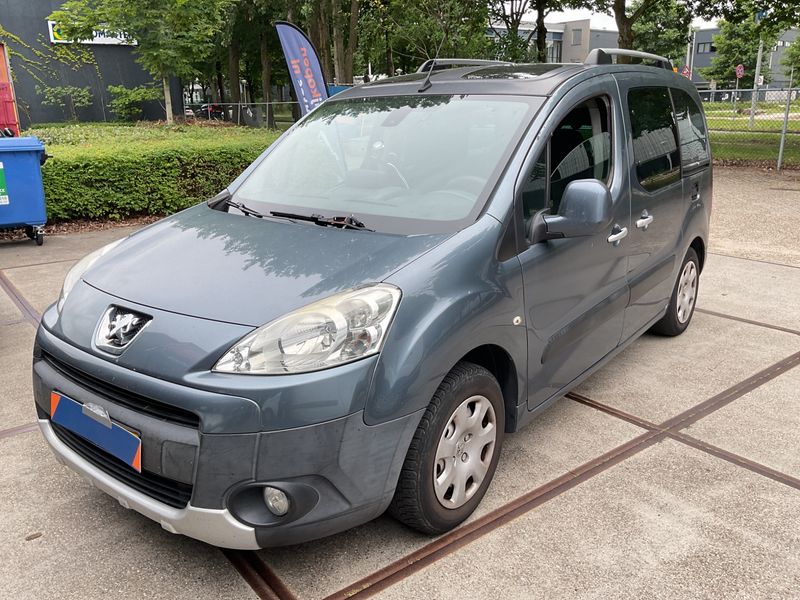 Peugeot Partner 1.6 Family 2010 – снимка 1