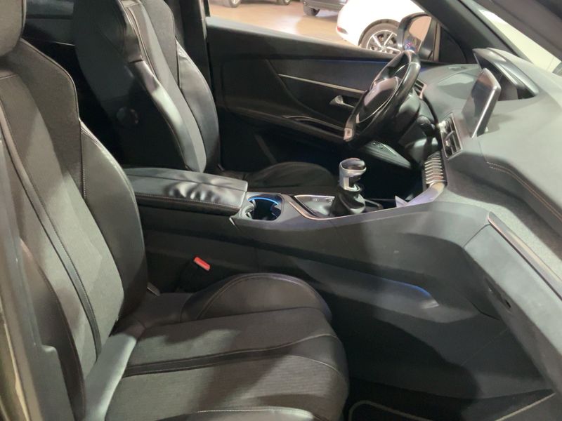 Peugeot 3008 1.5 Blue-HDi GT Line 2018 – снимка 16