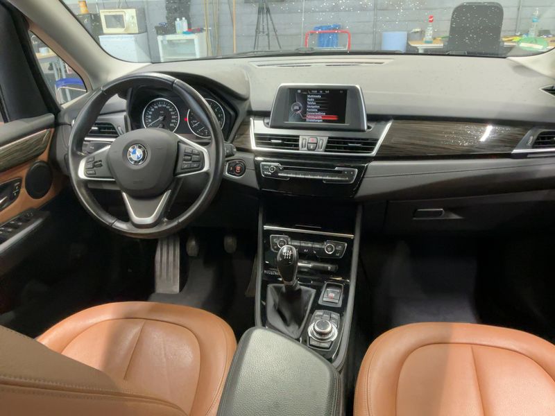 BMW 2er 220i Active Tourer Luxury Line 2015 – снимка 18