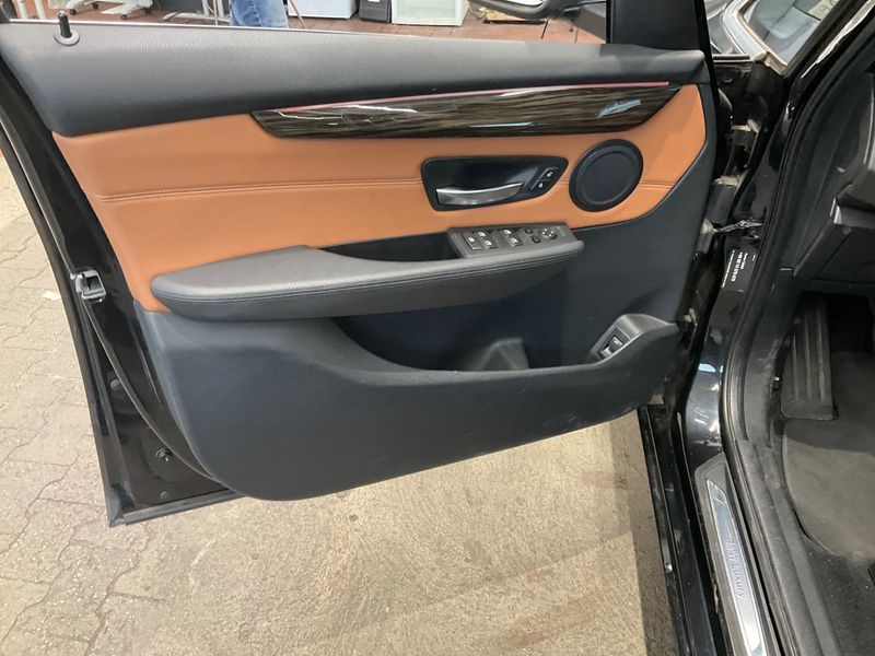 BMW 2er 220i Active Tourer Luxury Line 2015 – снимка 26